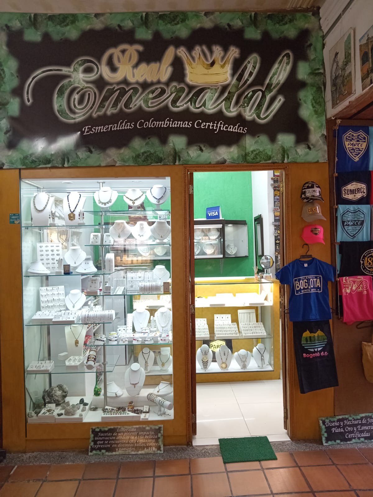 Joyería Real Emerald, local 22B — esmeraldas y diseños clásicos | Real Emerald Jewelry, local 22B — emeralds and classic designs